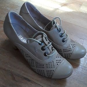 Chelsea crew vintage heels